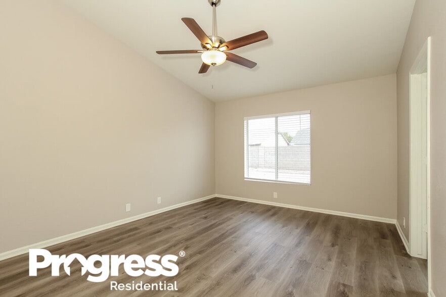 Building Photo - 10249 W Orange Dr
