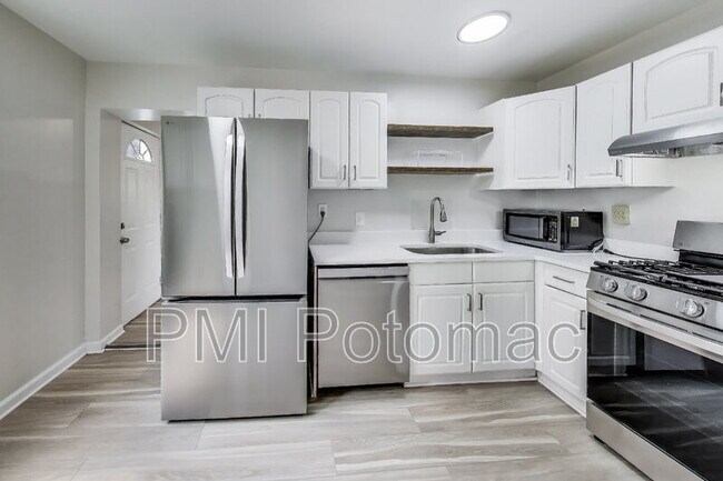 Building Photo - 3407 Floral St