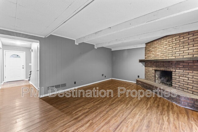 Building Photo - 16107 W 141st Terrace