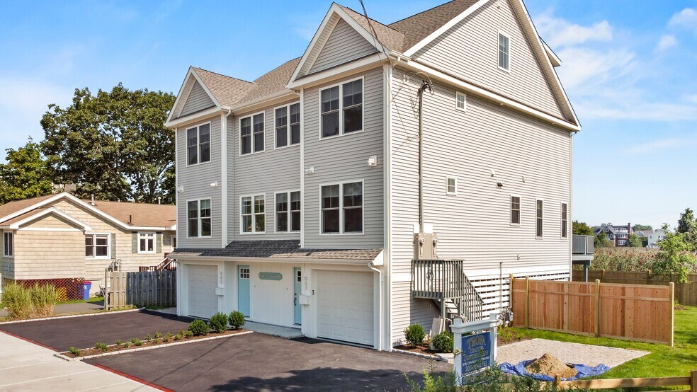 Building Photo - 995 Reef Rd