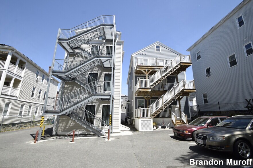 Building Photo - 15 Maywood St