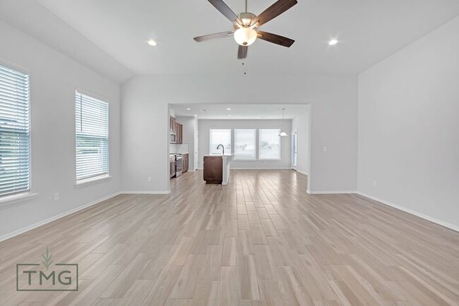 Building Photo - New Listing! Enclave at Parker Village!