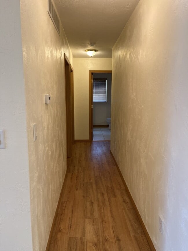 Building Photo - "Spacious 3-Bedroom Side by Side Duplex in...