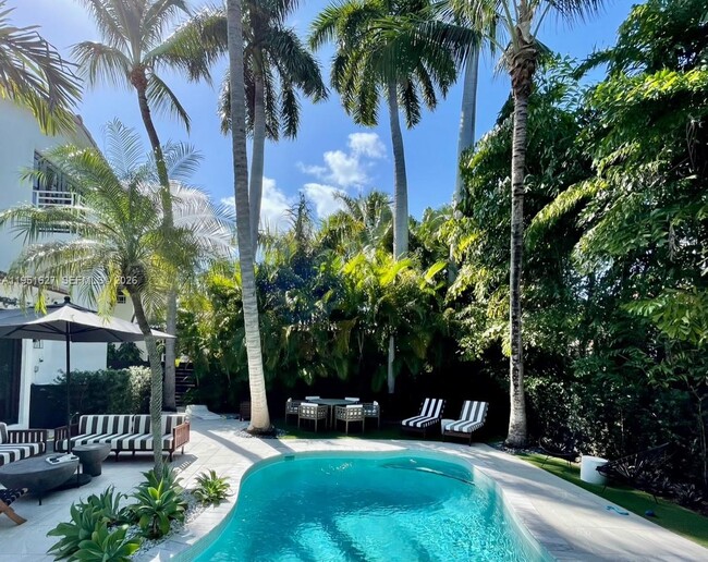 Building Photo - 1443 W 21st St