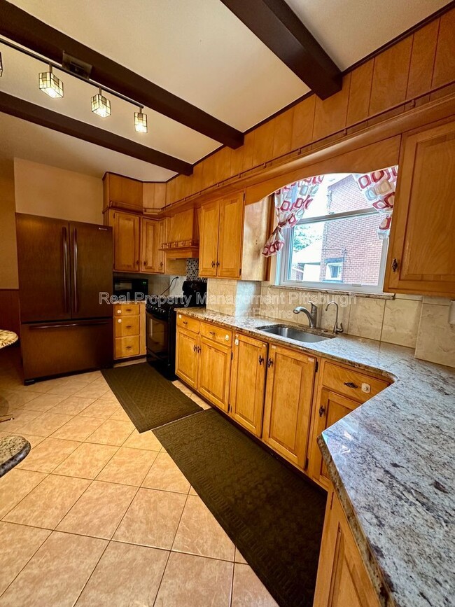 Building Photo - 5738 Melvin St