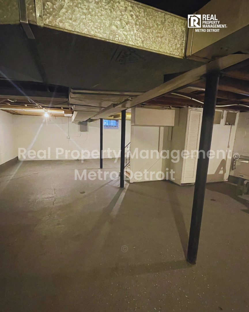 Building Photo - 18445 Ardmore St