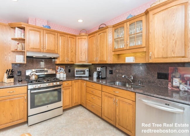 Building Photo - 41 Rich St