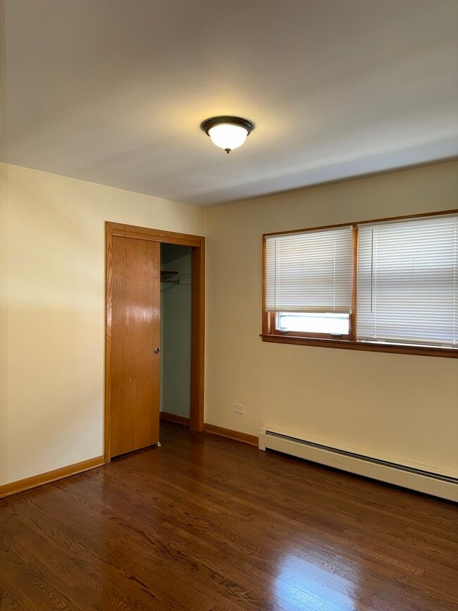 Building Photo - 8315 W Berwyn Ave
