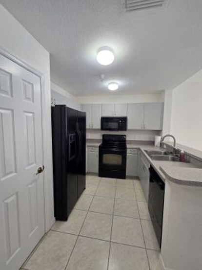 Building Photo - 4510 Botanical Place Cir