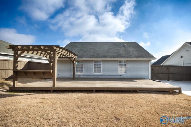 Building Photo - 103 N W Sugar Bluff Ln