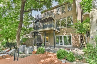 Building Photo - 4736 Post Oak Timber Dr