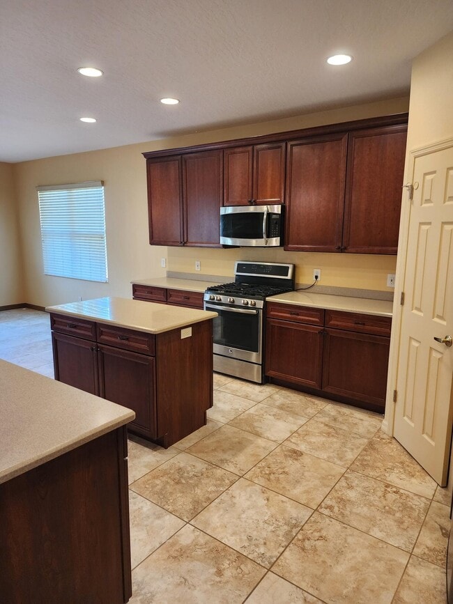 Building Photo - 3941 Orchard Dr