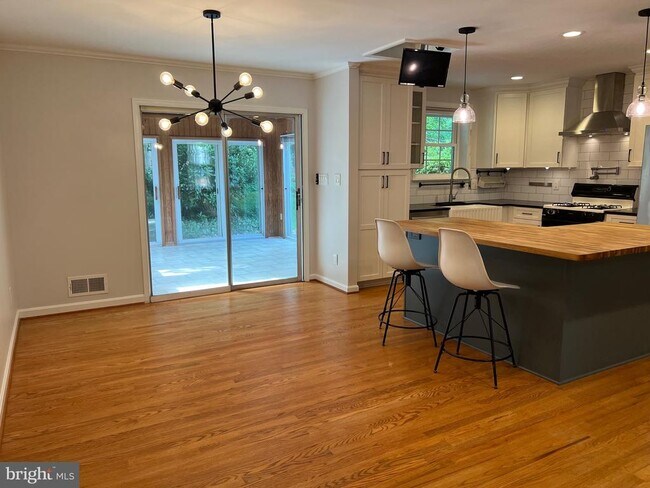 Building Photo - 8711 Braeburn Dr