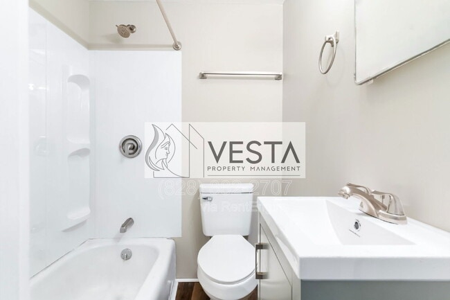 Building Photo - 26 Reid St