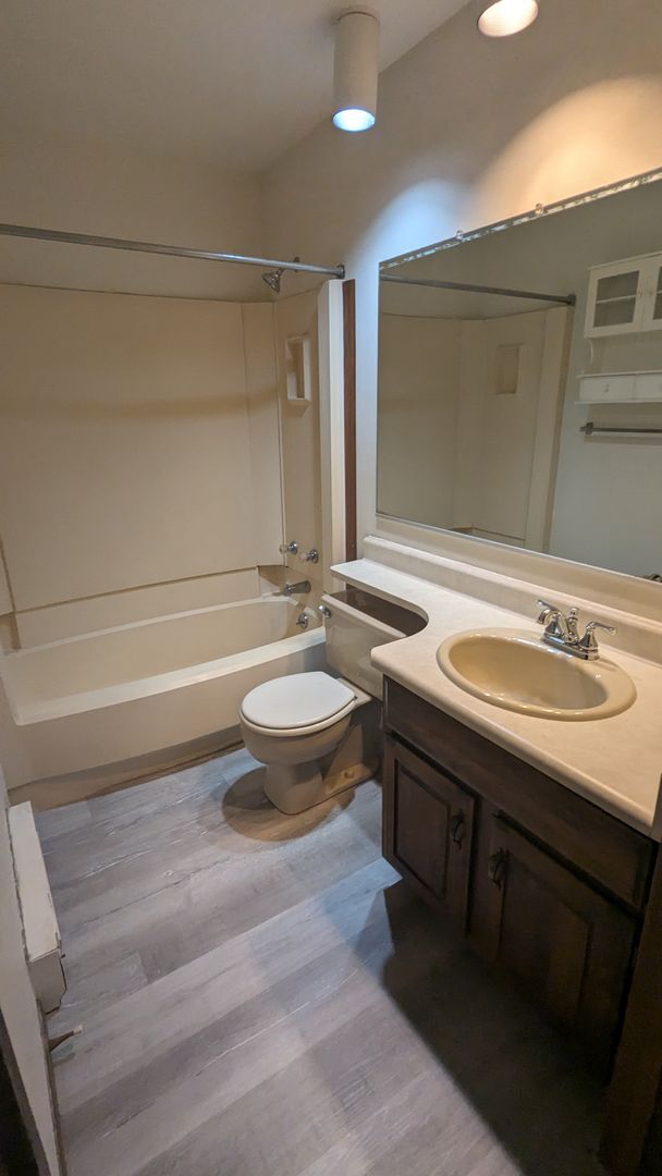 Building Photo - 505 Chestnut St