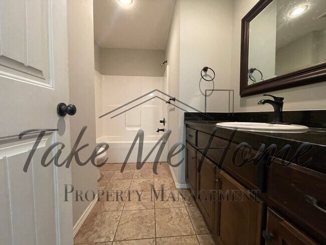 Building Photo - 5650 W Sugar Pine Dr