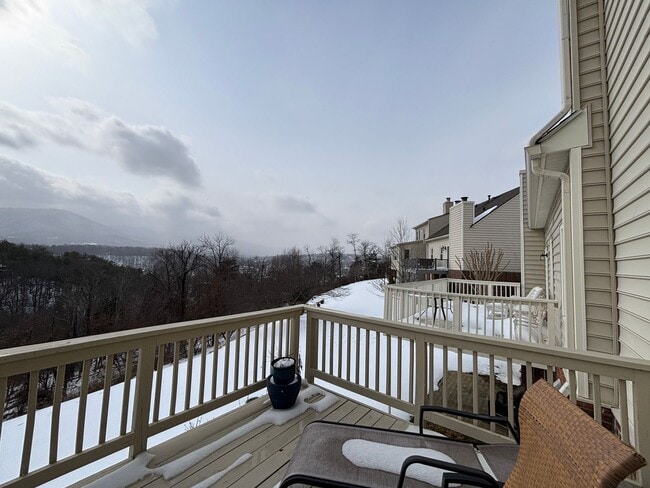 Building Photo - 3776 Kenwick Trail