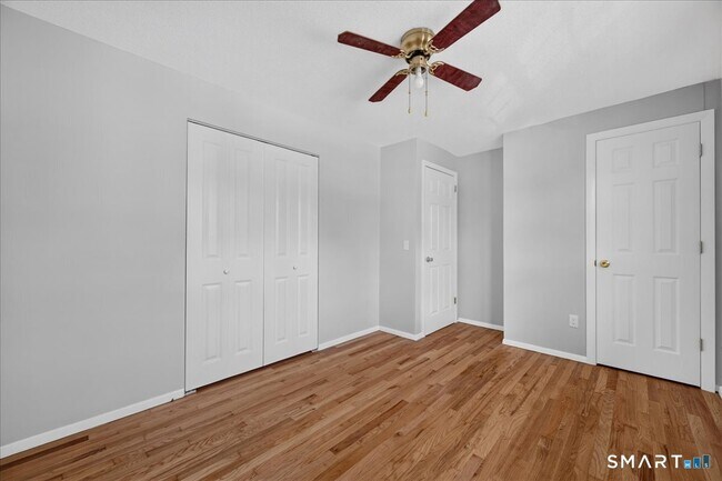 Building Photo - 6 Carolina Dr