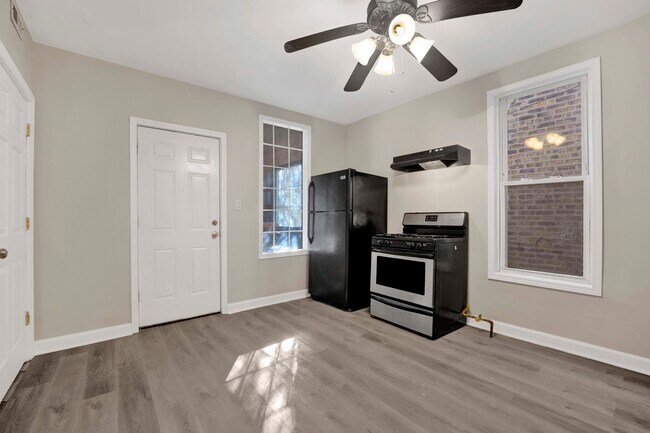 Building Photo - 3651 S Archer Ave