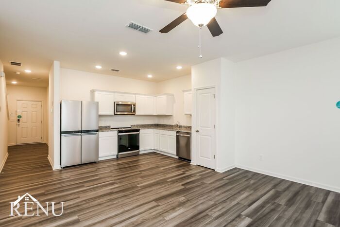 Building Photo - 3094 Calcutta St