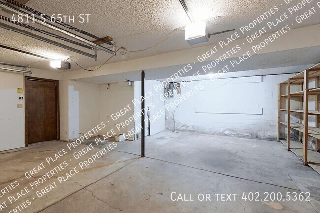 Building Photo - 4811 S 65th St