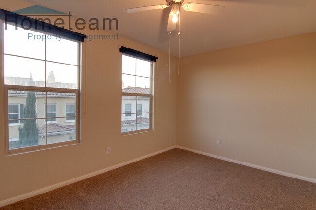 Building Photo - 2BR/2.5BA 1458 SQFT Eastlake/Chula Vista T...