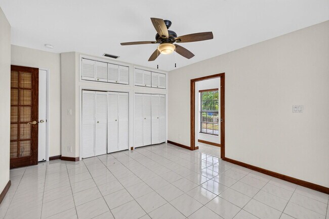 Building Photo - 2060 Tropic Isle
