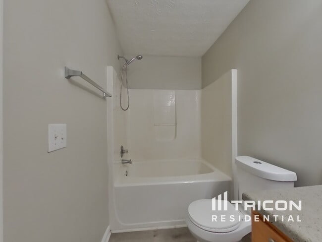 Building Photo - 264 Silver Ridge Dr