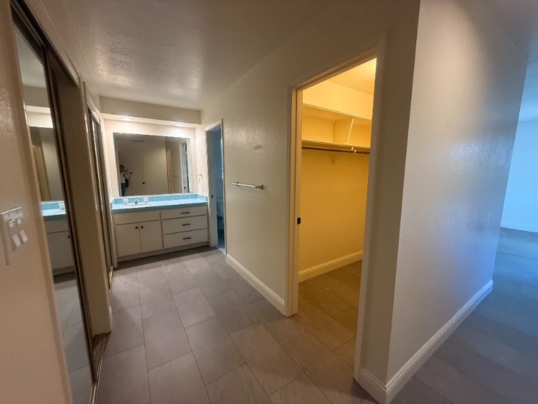 Building Photo - 2582 American River Dr