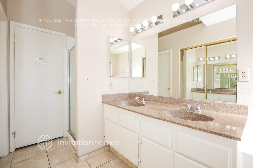 Building Photo - 2116 Running River Rd