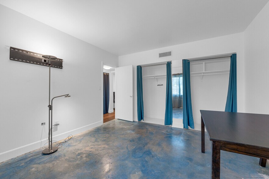 Building Photo - 1140 S Orlando Ave