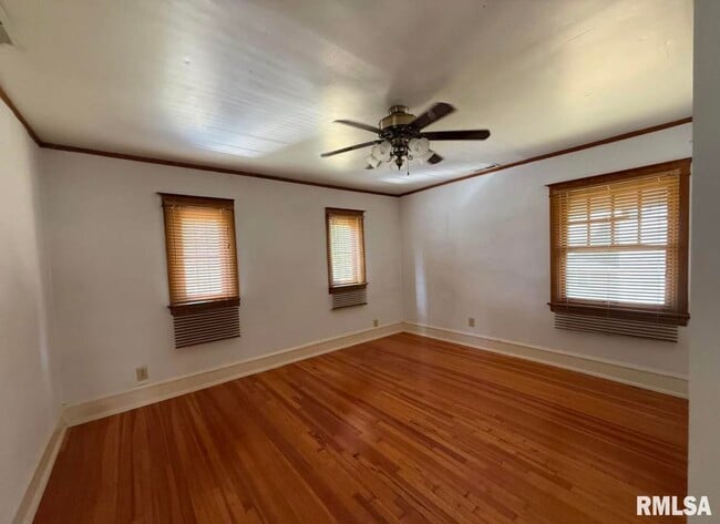 Building Photo - 611 W High St