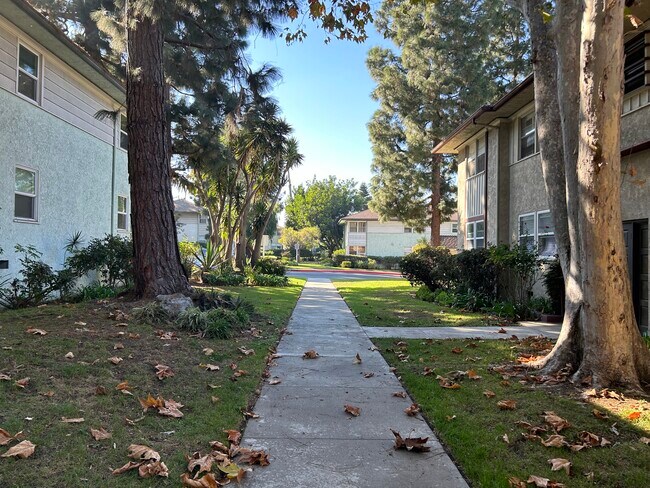 Building Photo - 3604 Kalsman Dr