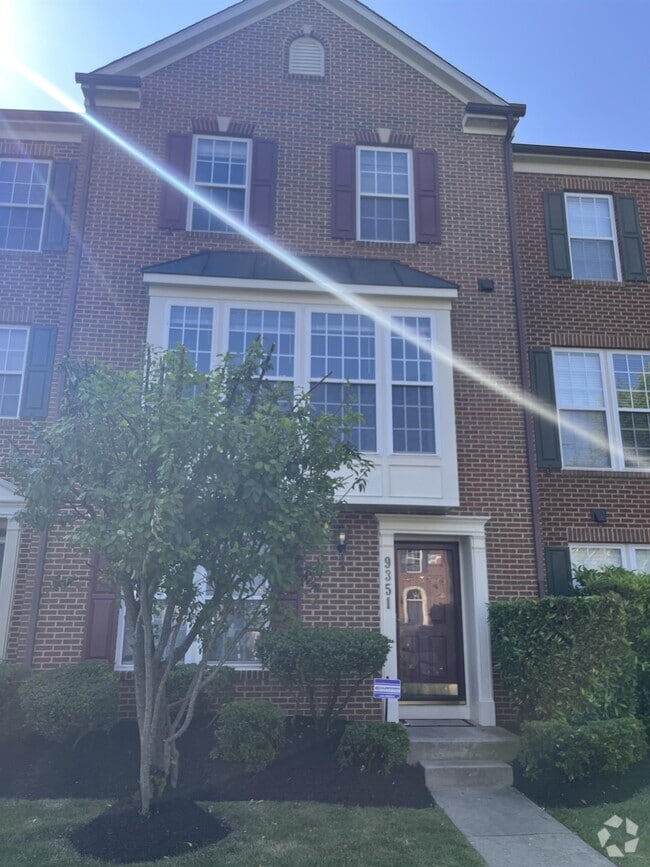 Building Photo - 9351 Penrose St