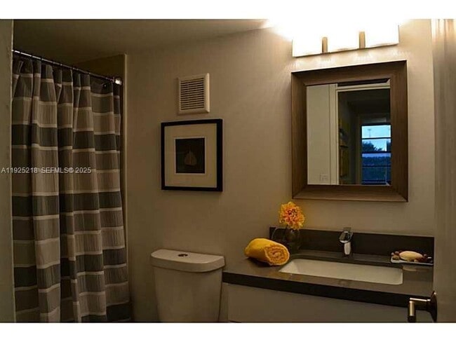 Building Photo - 16950 W Dixie Hwy