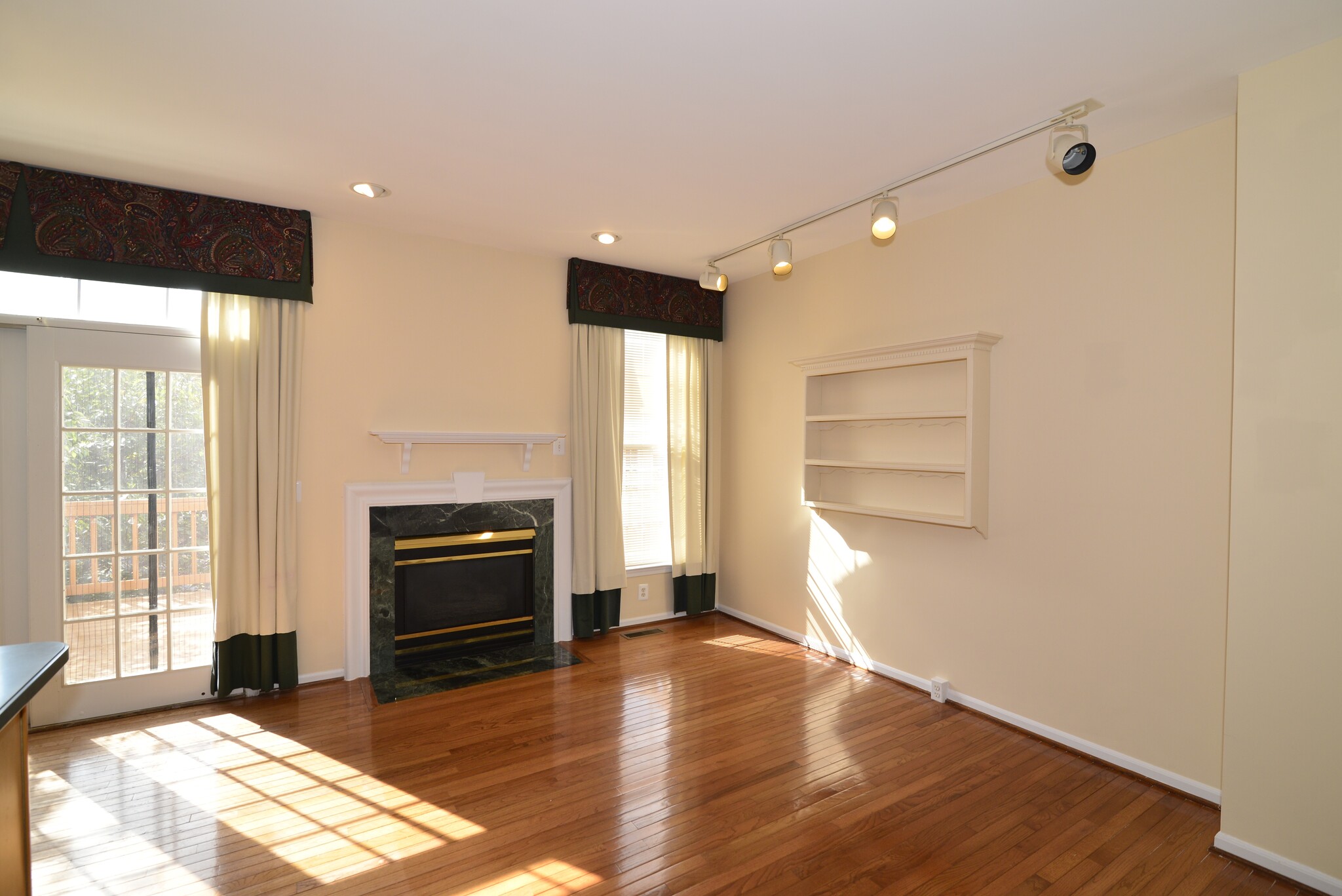 Family Room2 - 11401 Abner Ave