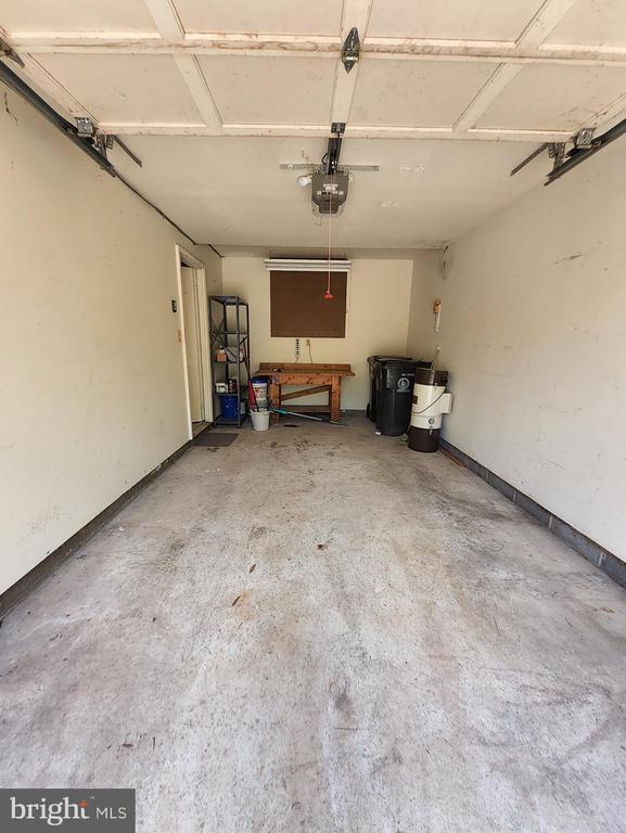Building Photo - 8612 Sanderling Dr