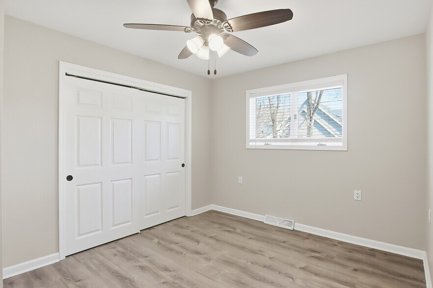 Building Photo - 6582 Lakeside Rd