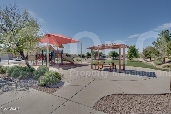 Building Photo - 1686 W Paisley Dr