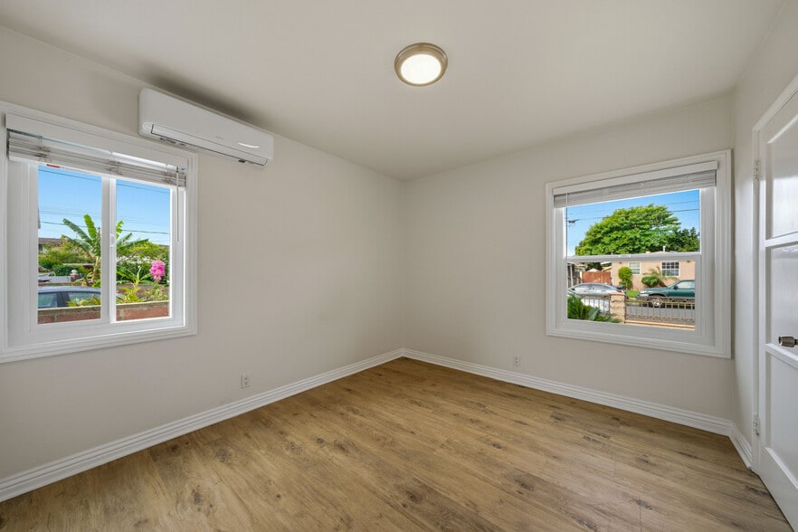 Building Photo - 16306 S Denver Ave