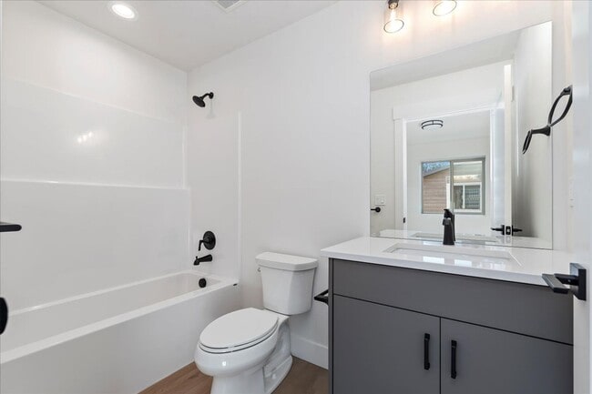 Building Photo - BRAND NEW 3 bed 3.5 bath townhouse