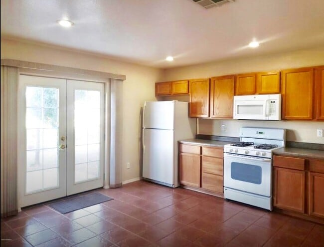 Building Photo - Cute Home in Parkhill Estates