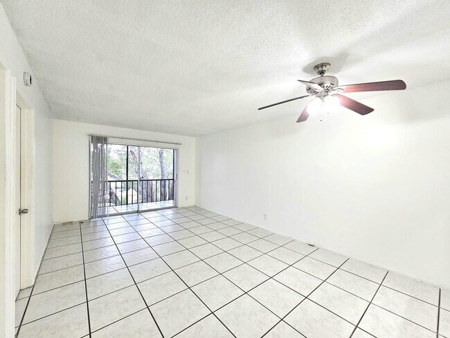 Building Photo - 7960 N Colony Cir