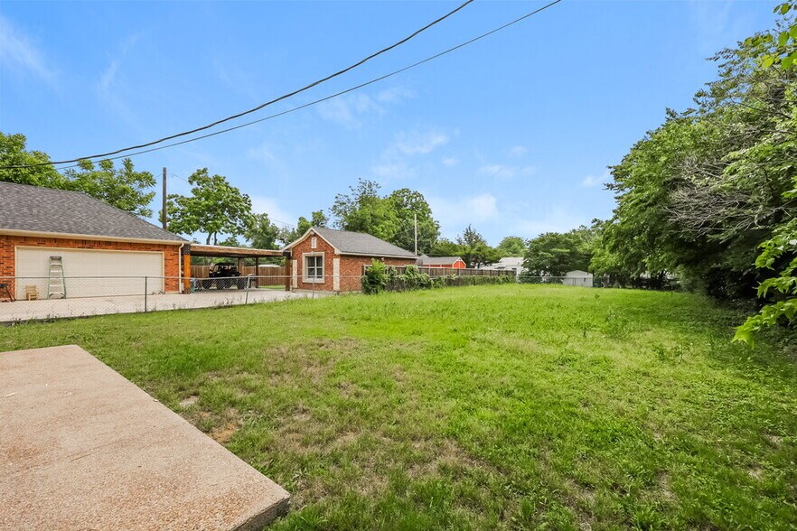 Building Photo - 5117 Foard St