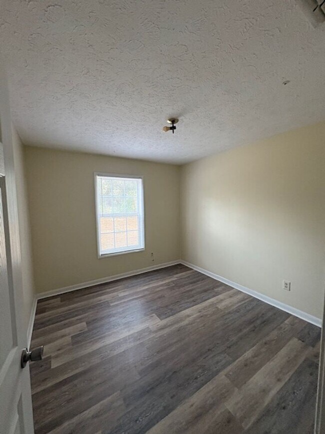 Building Photo - 3818 John Marshall Rd