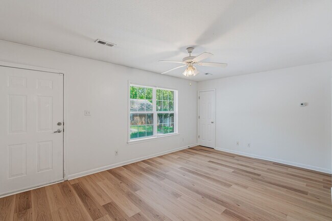 Building Photo - 3516 Acorn Woods Way,