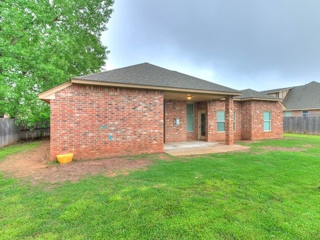 Building Photo - 4909 Kelly Lakes Dr