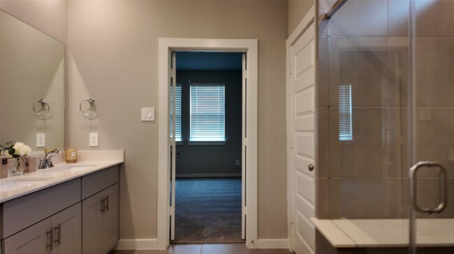 Building Photo - 16817 Harvest Grv Ln