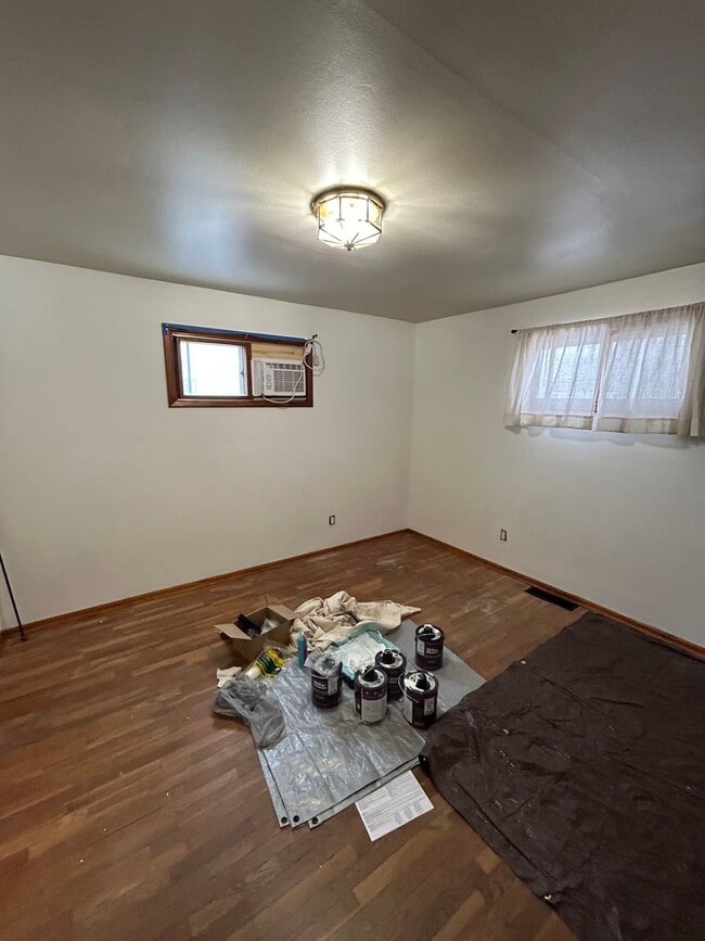 Building Photo - 436 7th Ave W