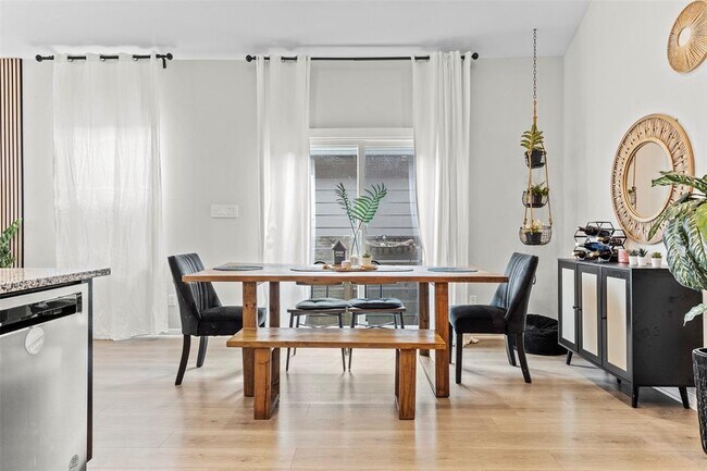 Building Photo - 709 Speckled Alder Dr